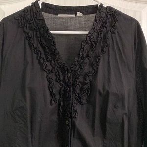 D&Co 1X 3/4 sleeve blouse with ruffle detail on front.